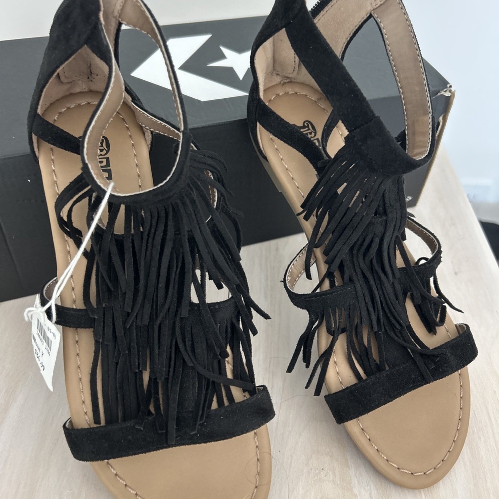 Brash Women's Sz 7 Black Suede Fringe NWT Rear Zipper Closure Hippi/boho Sandals